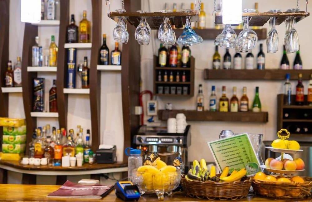 Hotel Essencia Dumaguete City Экстерьер фото
