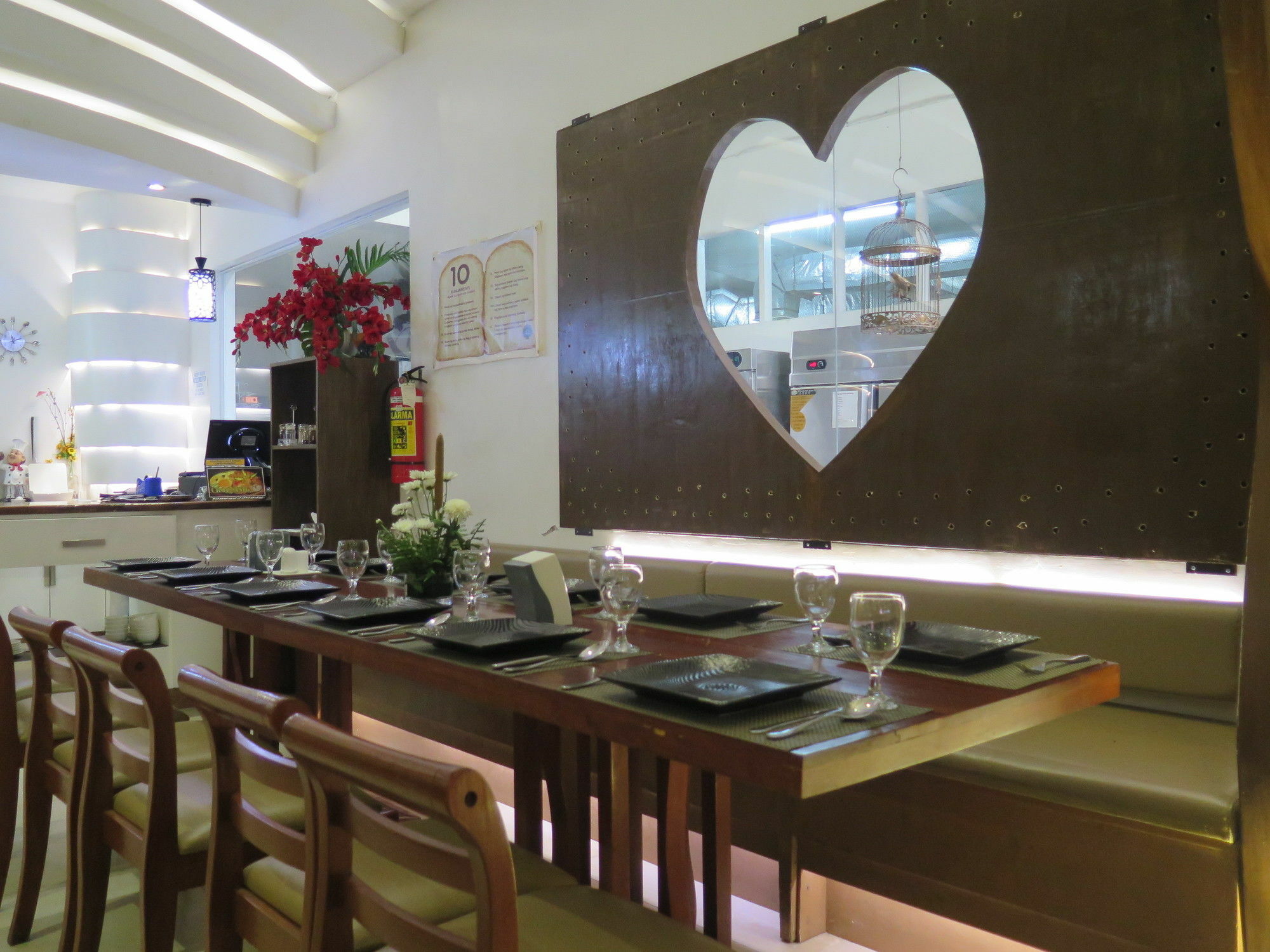 Hotel Essencia Dumaguete City Экстерьер фото